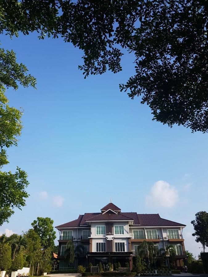 Hotela Boutique Resort Супхан Бури Екстериор снимка