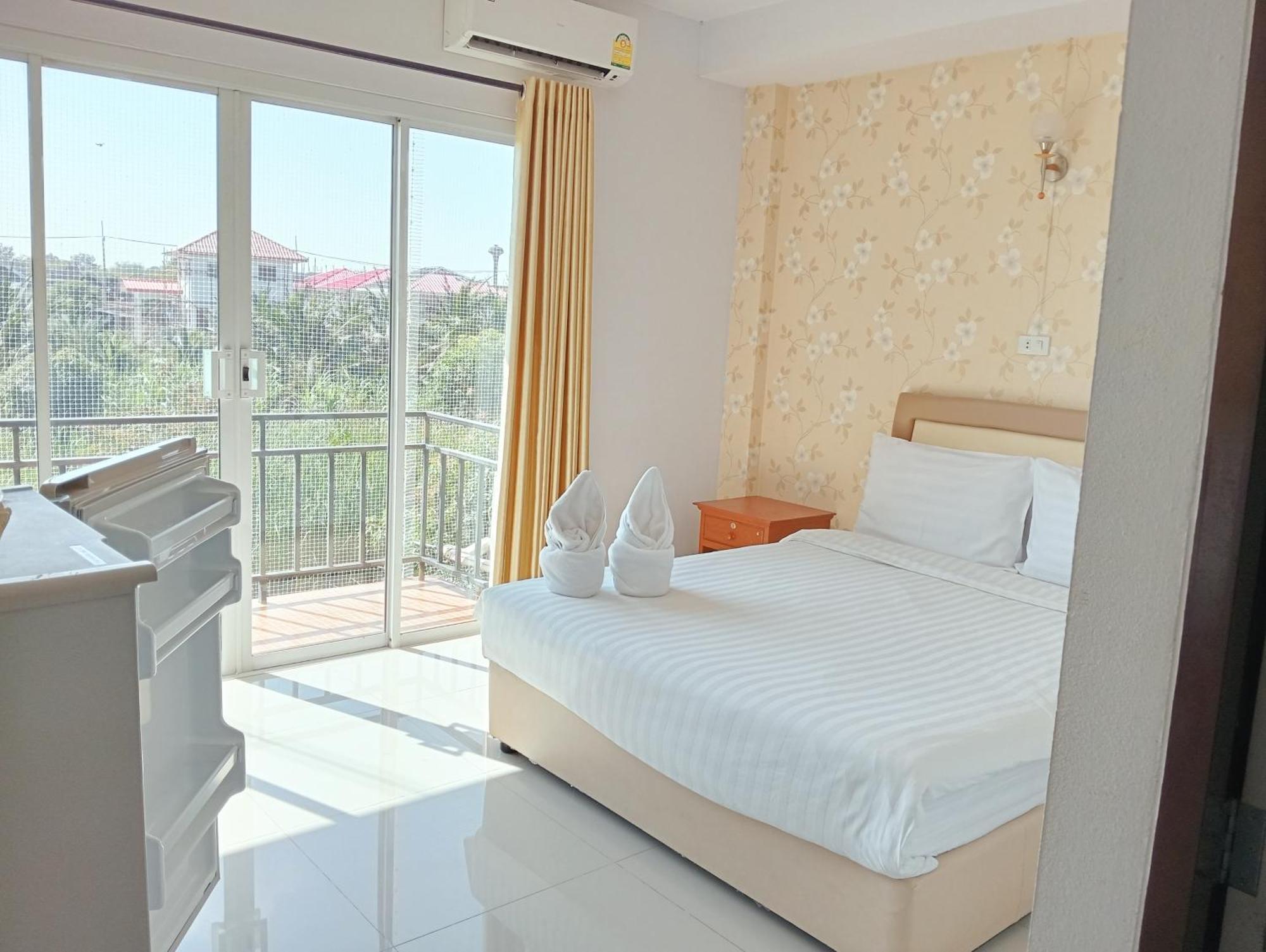 Hotela Boutique Resort Супхан Бури Екстериор снимка