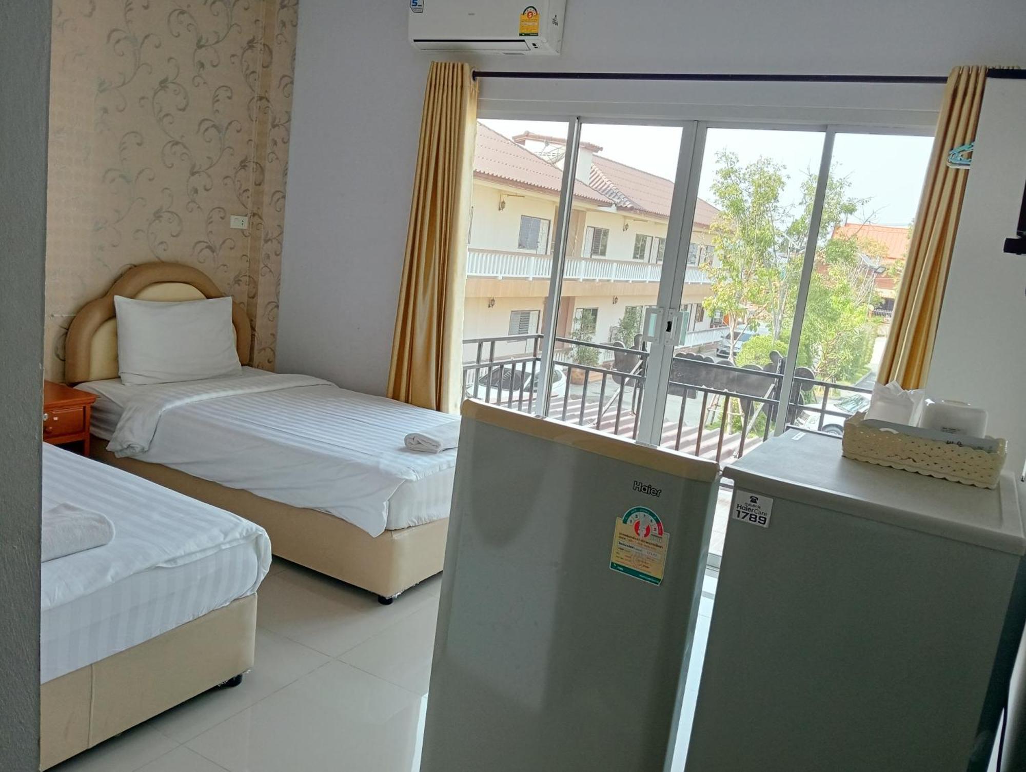 Hotela Boutique Resort Супхан Бури Екстериор снимка